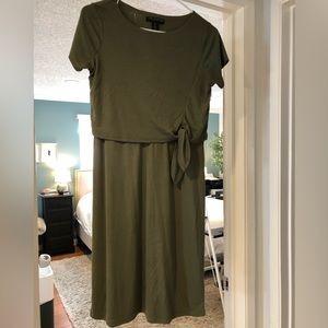 A Pea in the Pod Nursing Dress